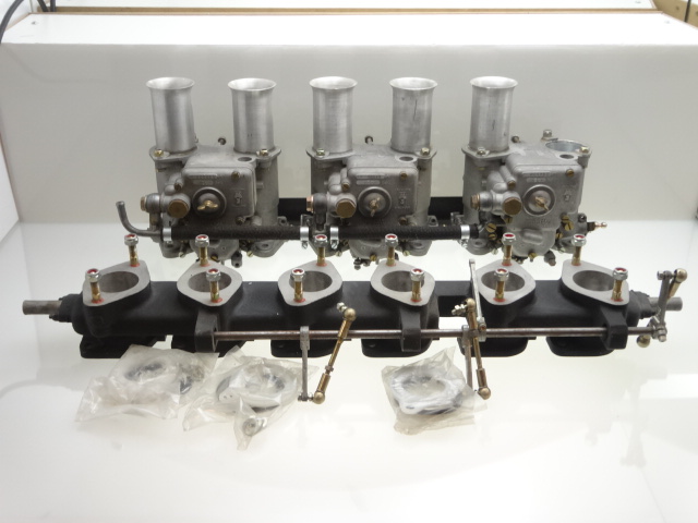 CARBURETTOR AND MANIFOLDS