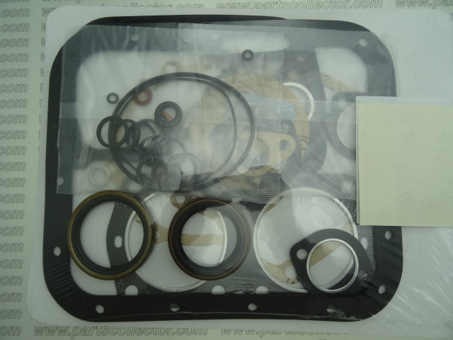 ENGINE GASKET SET WITH C.H.G. AND OILSEALS