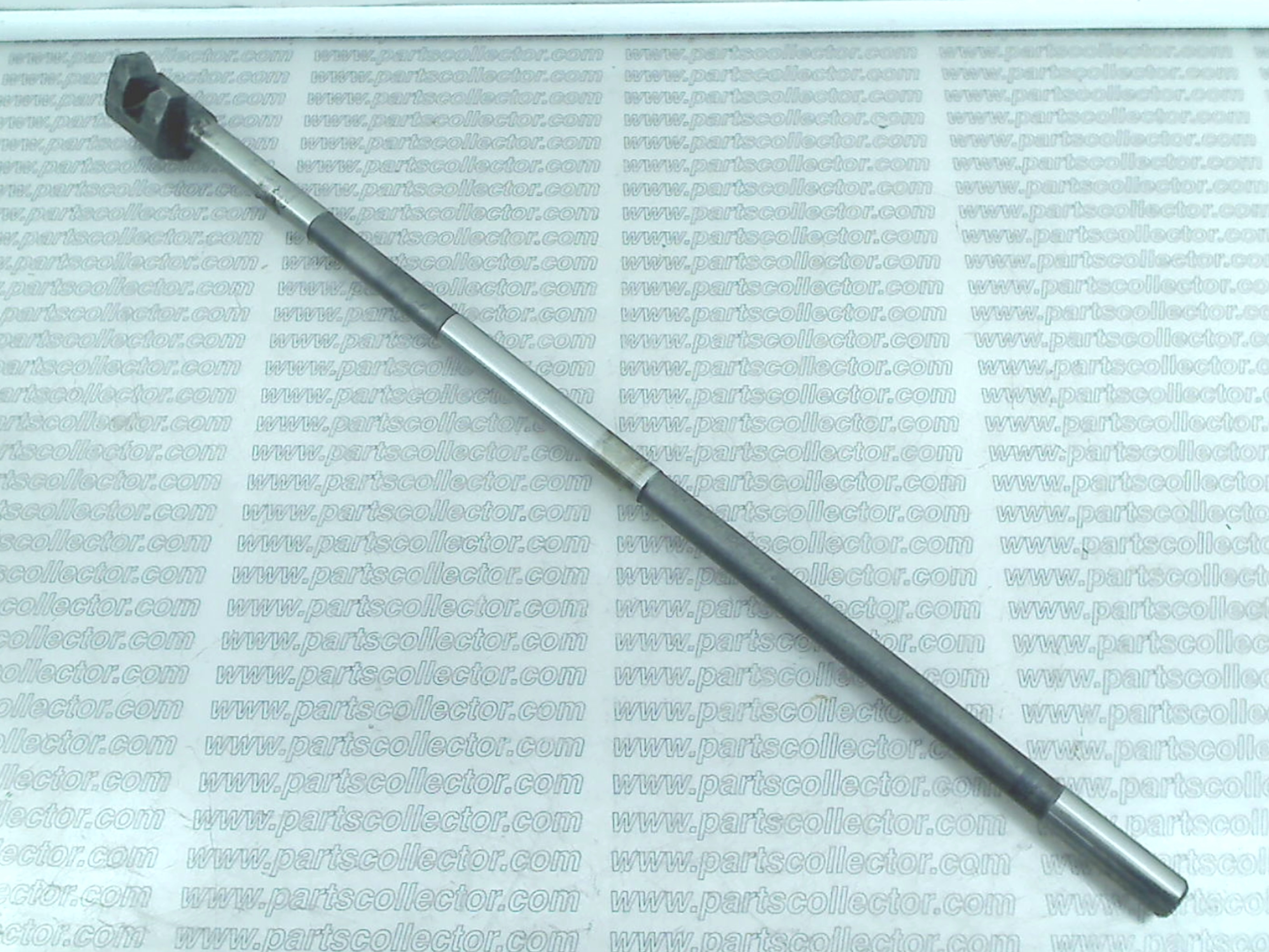 REVERESE AND 5TH SPEED CONTROL ROD 