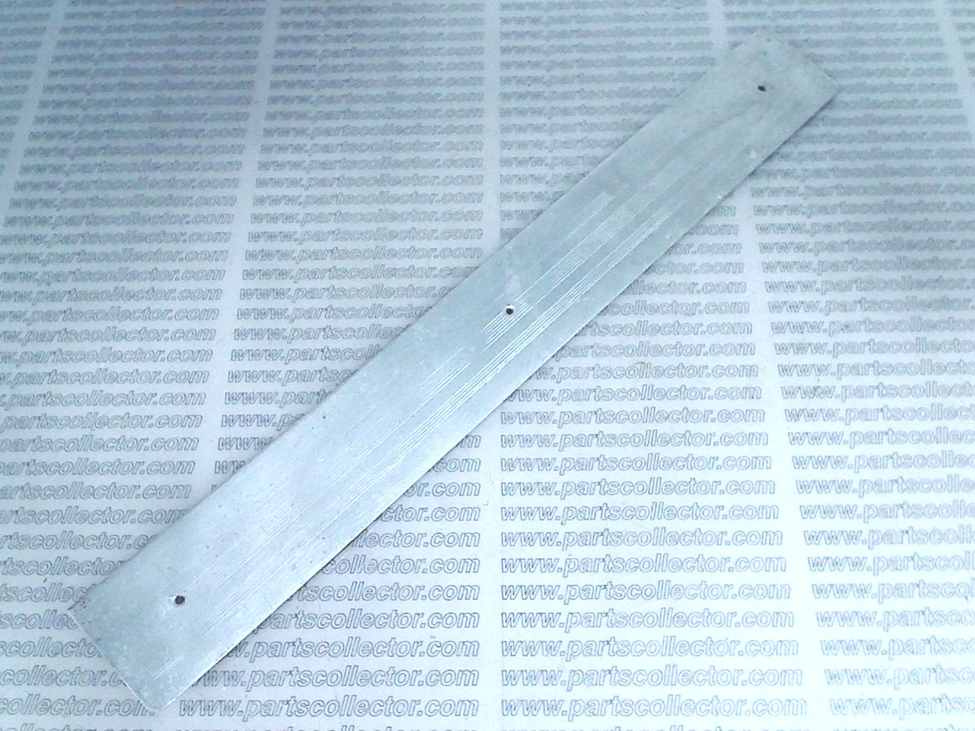 REAR DOOR SILL AM107