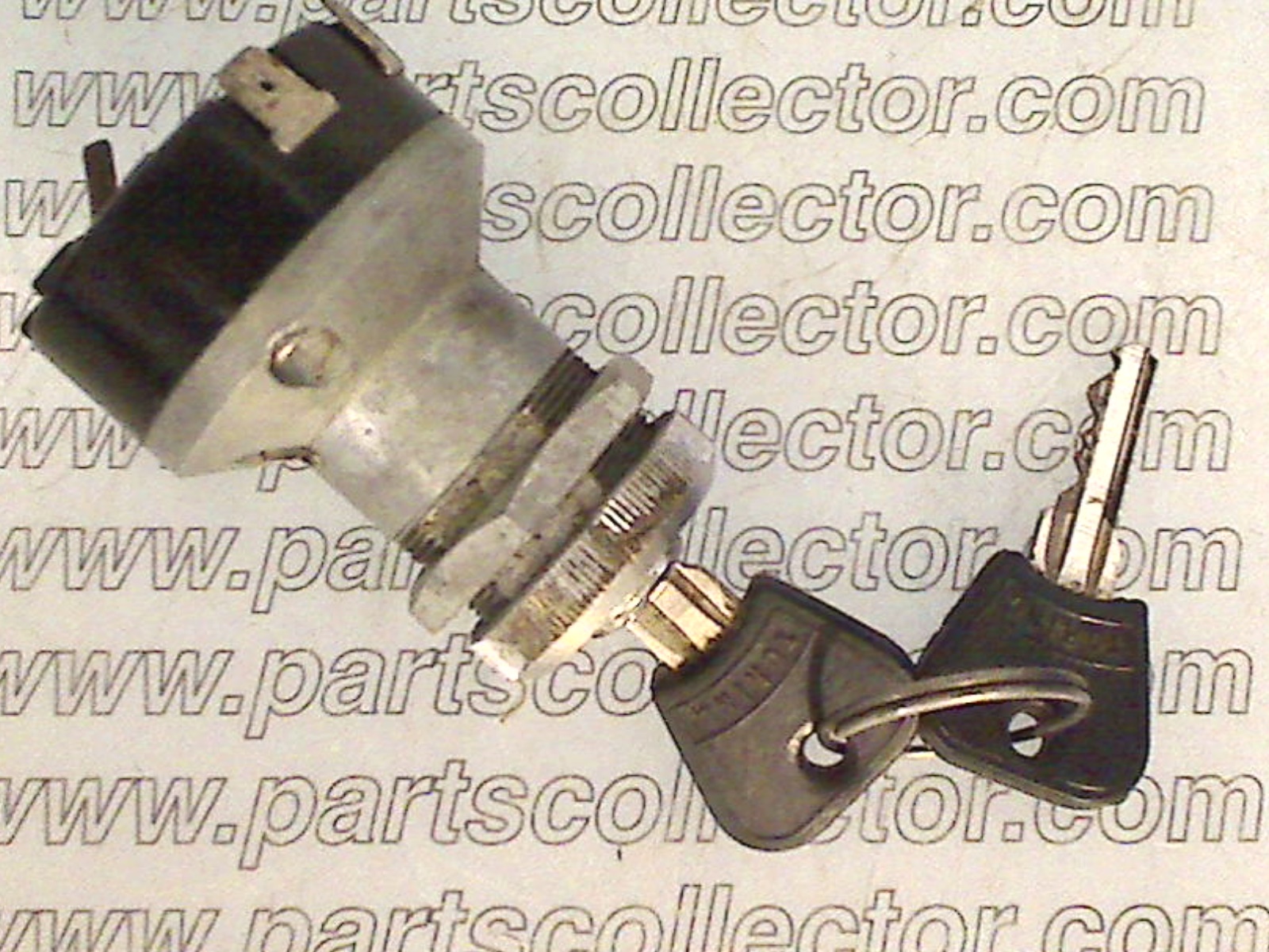 IGNITION SWITCH WITH 2 KEYS