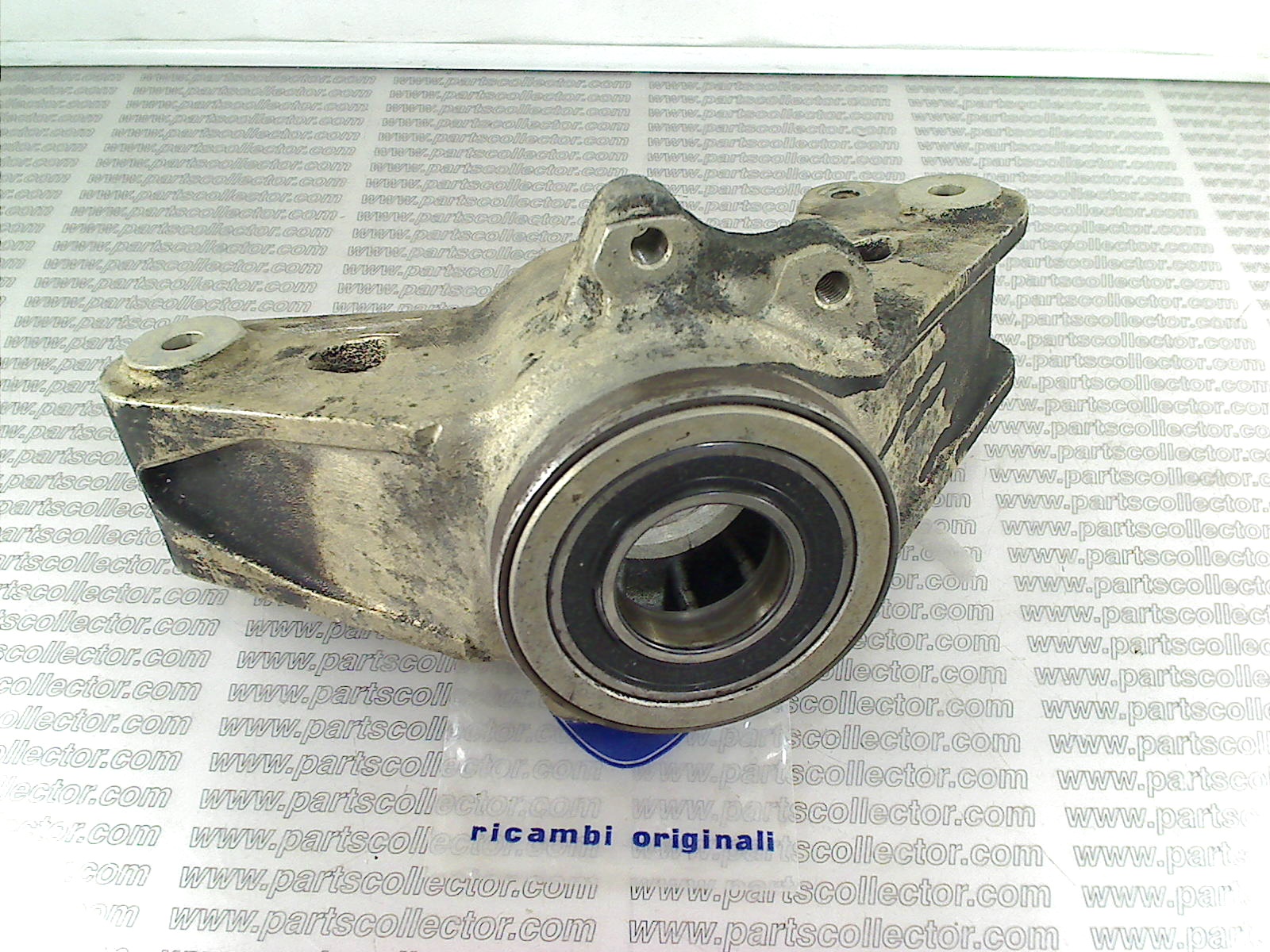 REAR SUSPENSION ARM SUPPORT STUB AXLE