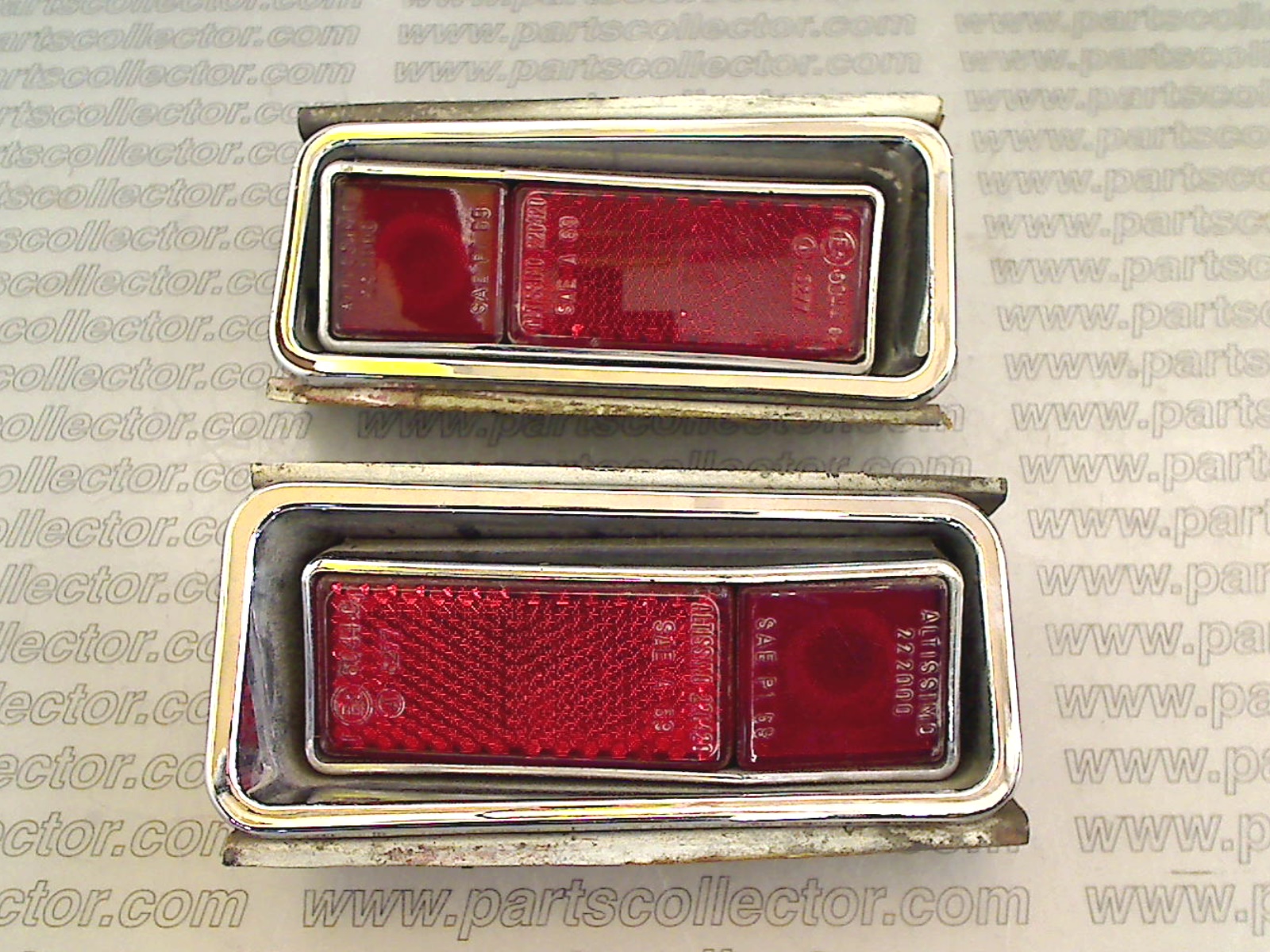 PAIR OF SIDE MARKERS