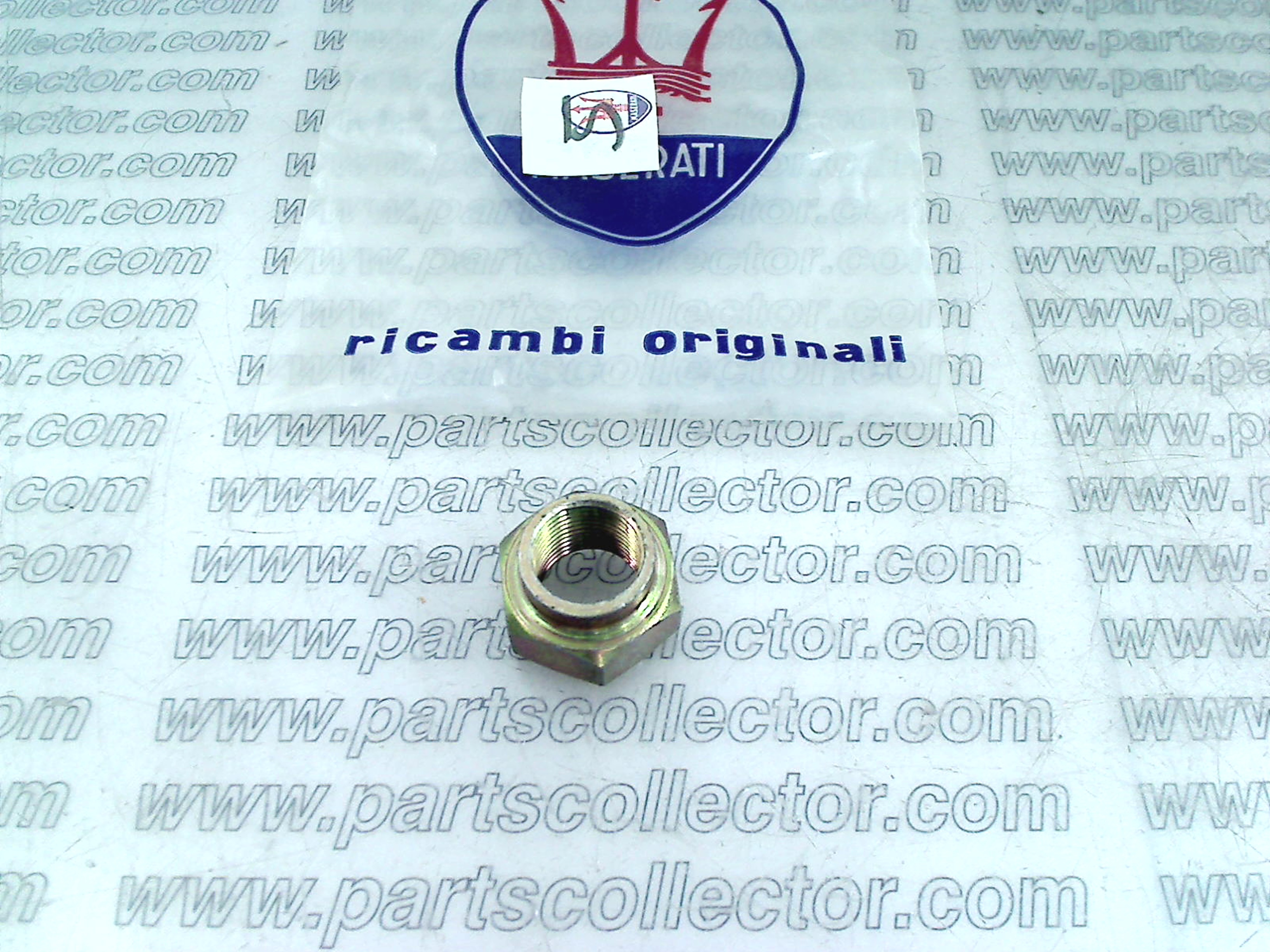 RH HUB LOCKING NUT