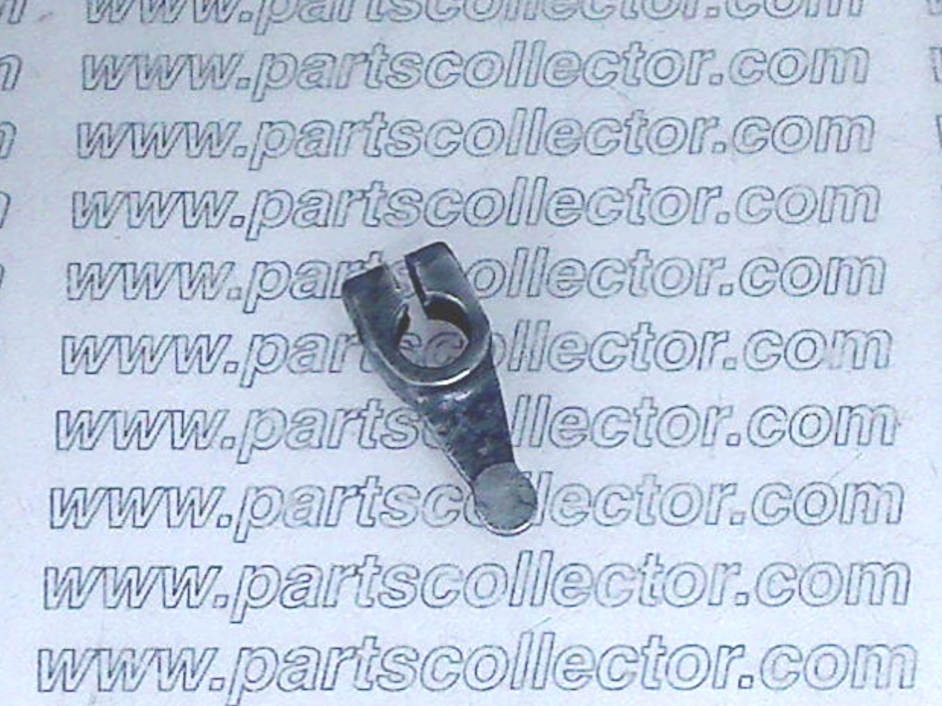 GEAR LEVER RETAININGLEVER