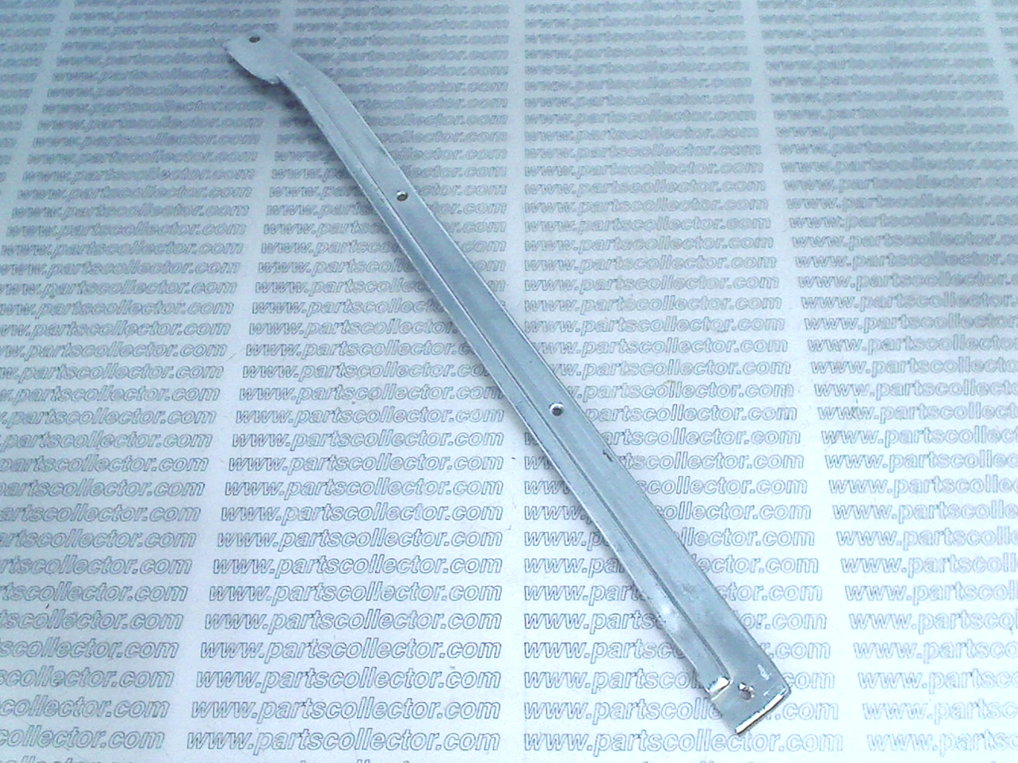 CHROMED REAR LEFT SIDE DOOR MOLDING AM107