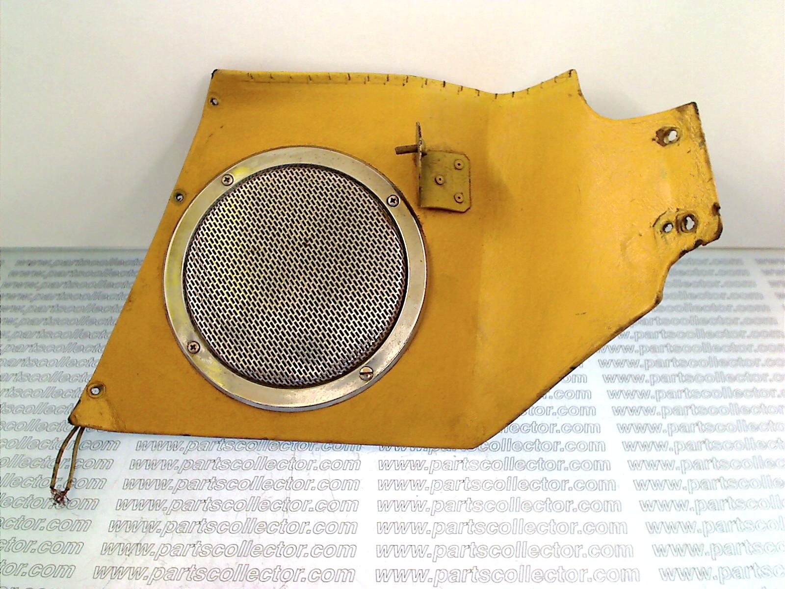 UPHOLSTERY WITH SPEAKER