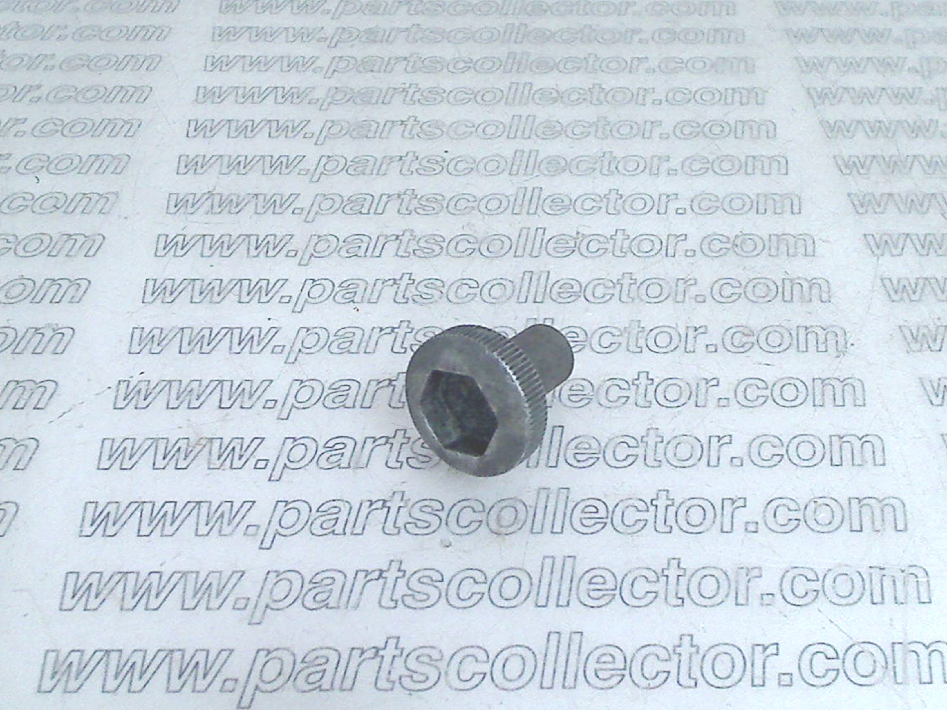 TAPPET COVER FIXING KNOB