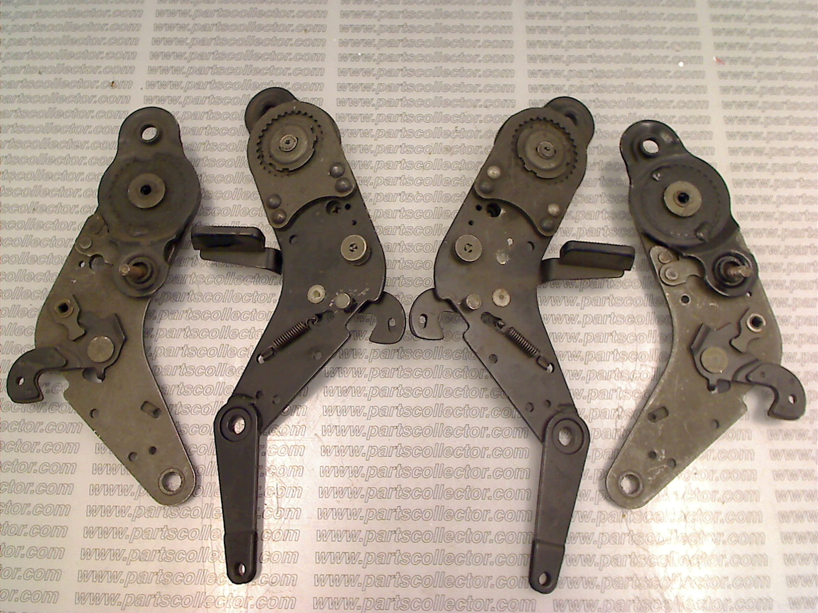 FRONT SEATS HINGES KIT