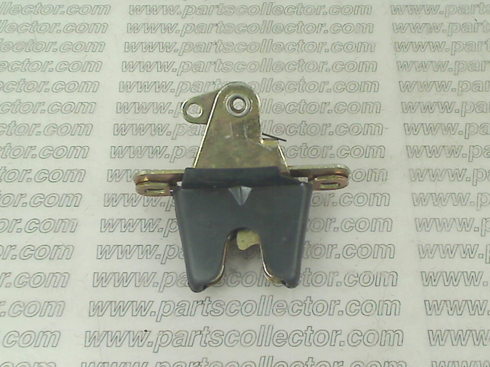 TRUNK LOCKING LATCH 