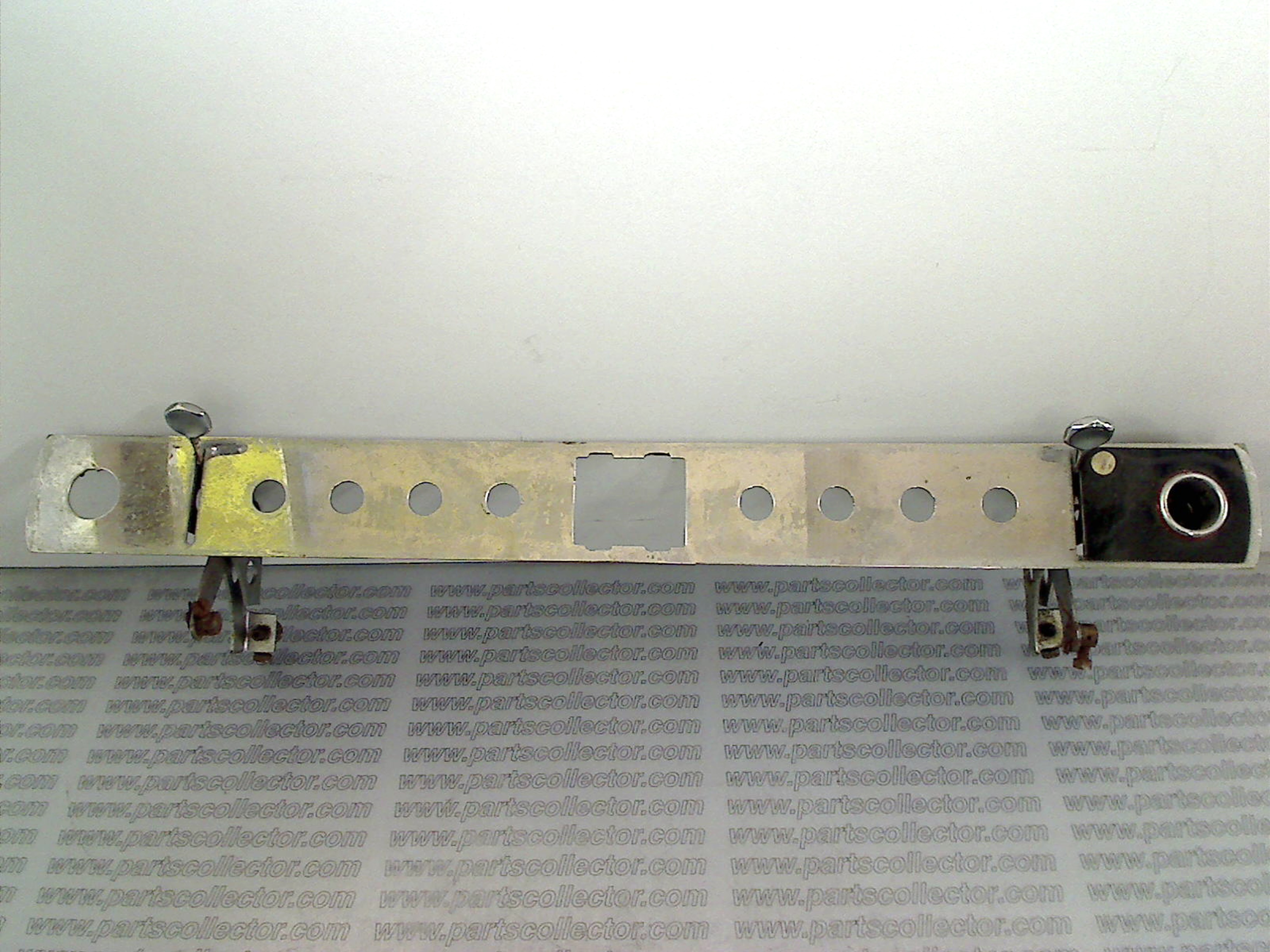 DASHBOARD SWITCHES AND HEATING LEVER FRAME